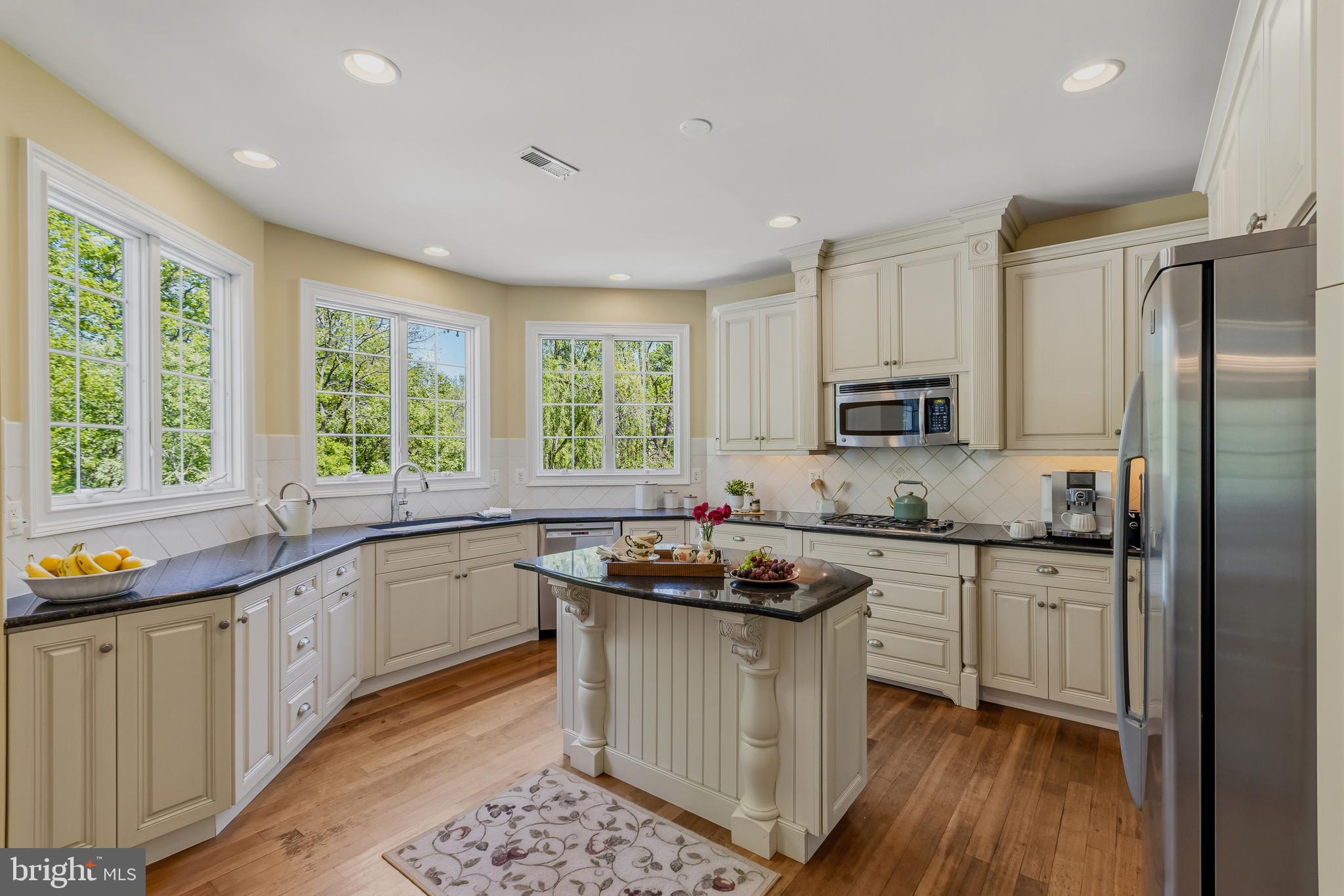 CHERRY CREEK - Residential