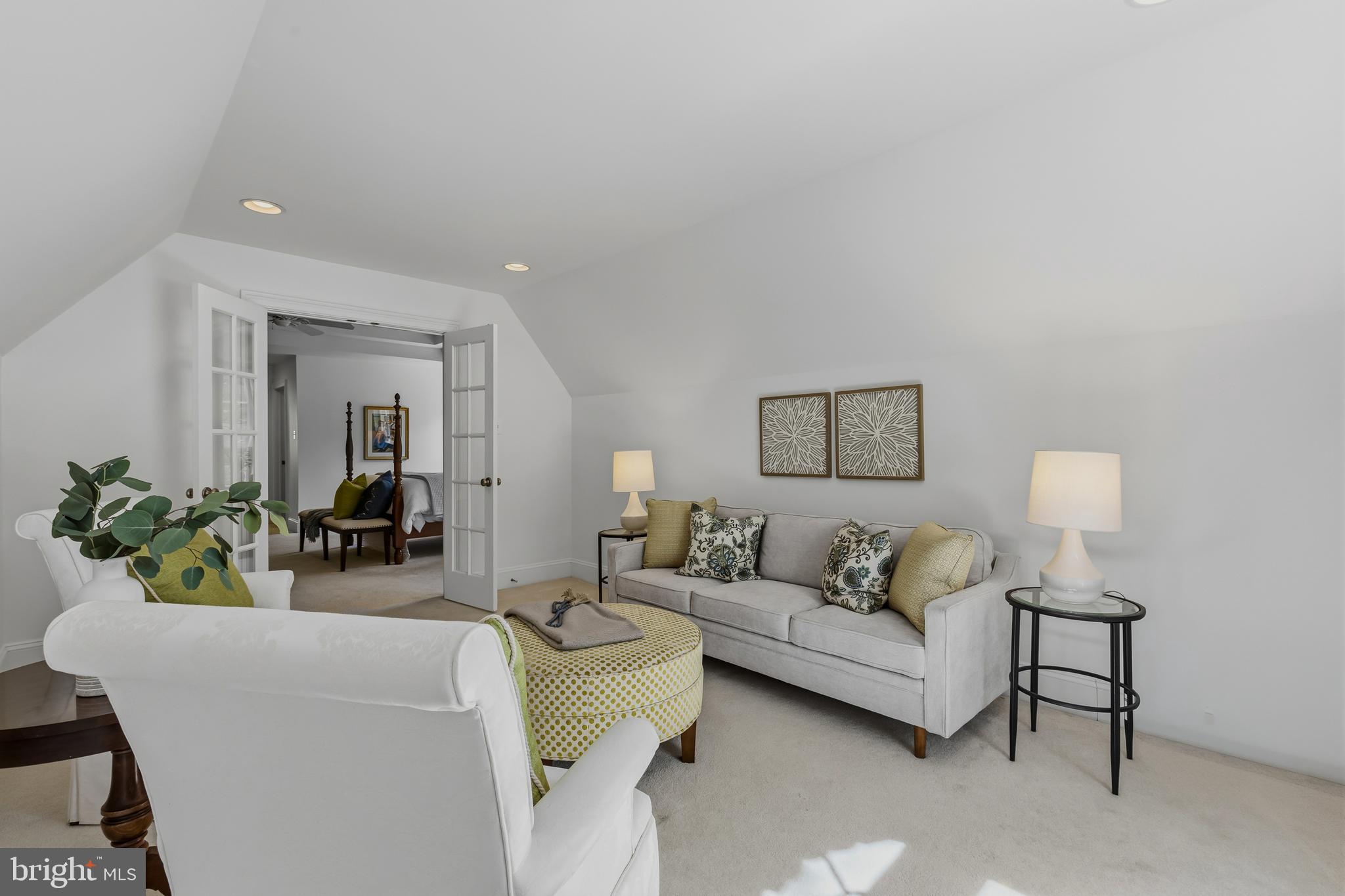 CHERRY CREEK - Residential