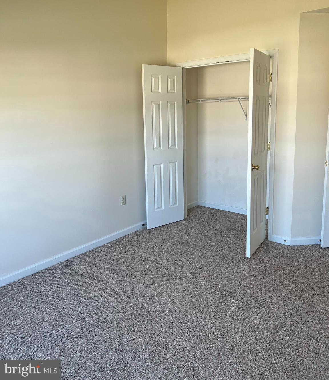 NICHOLSON SQUARE - Residential Lease