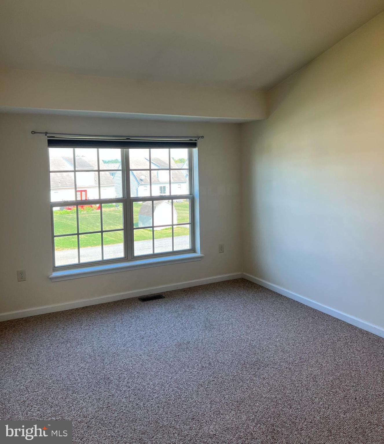 NICHOLSON SQUARE - Residential Lease