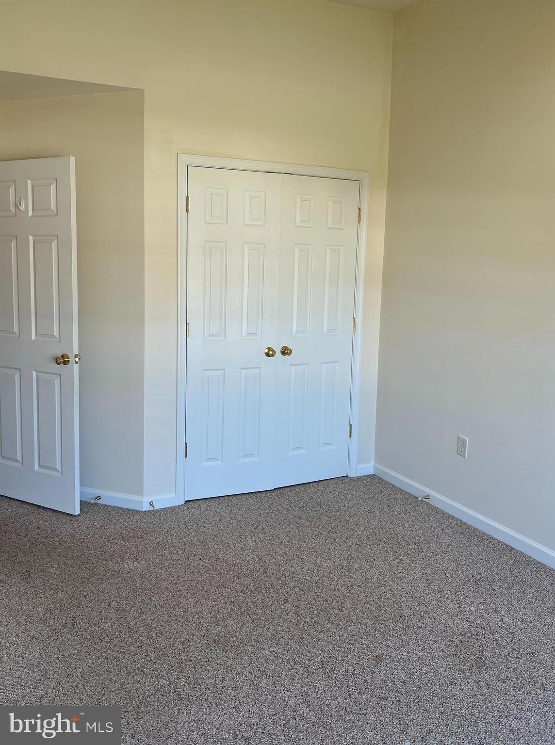 NICHOLSON SQUARE - Residential Lease