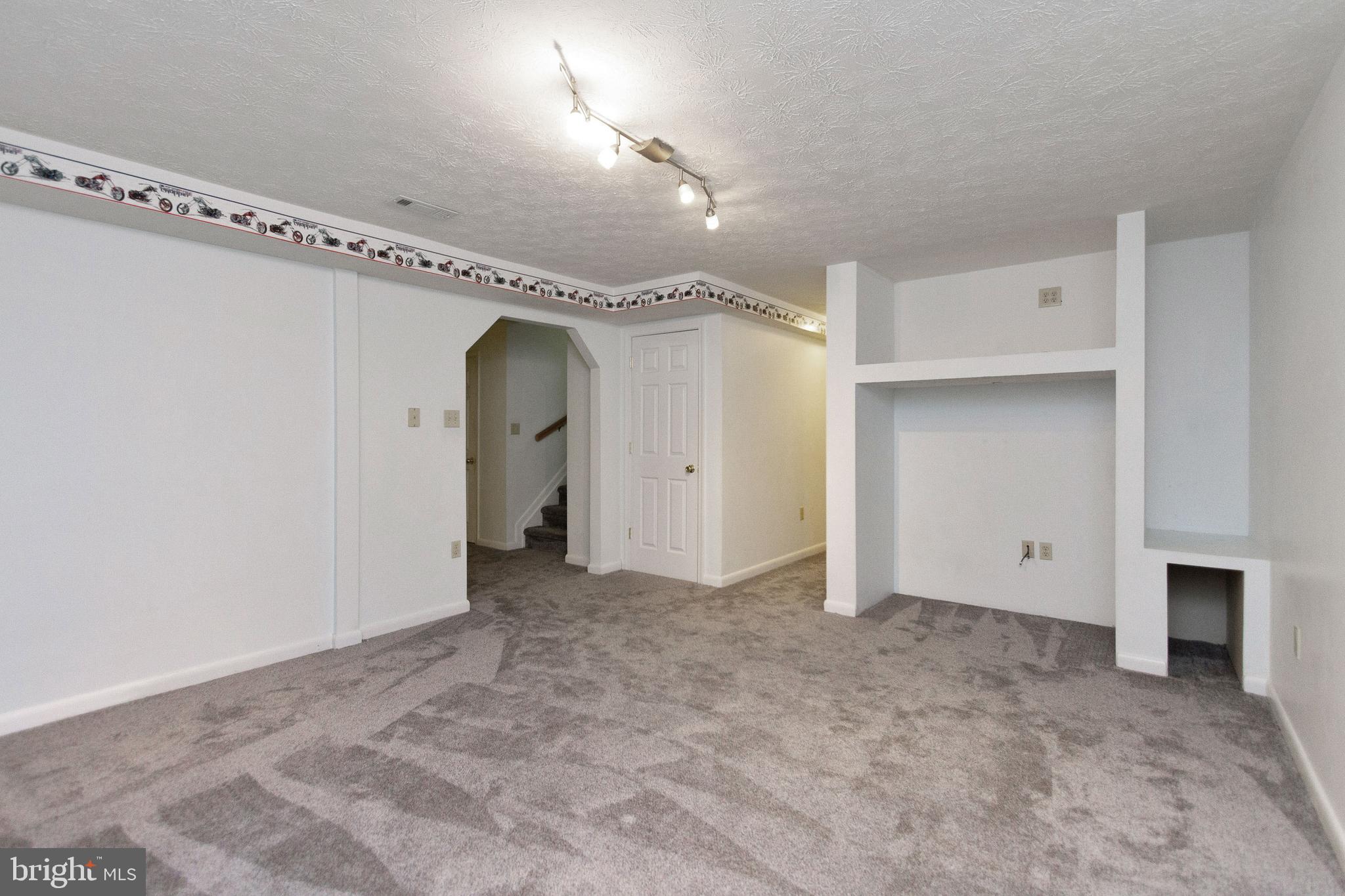 ARGYLE HILLS - Residential Lease