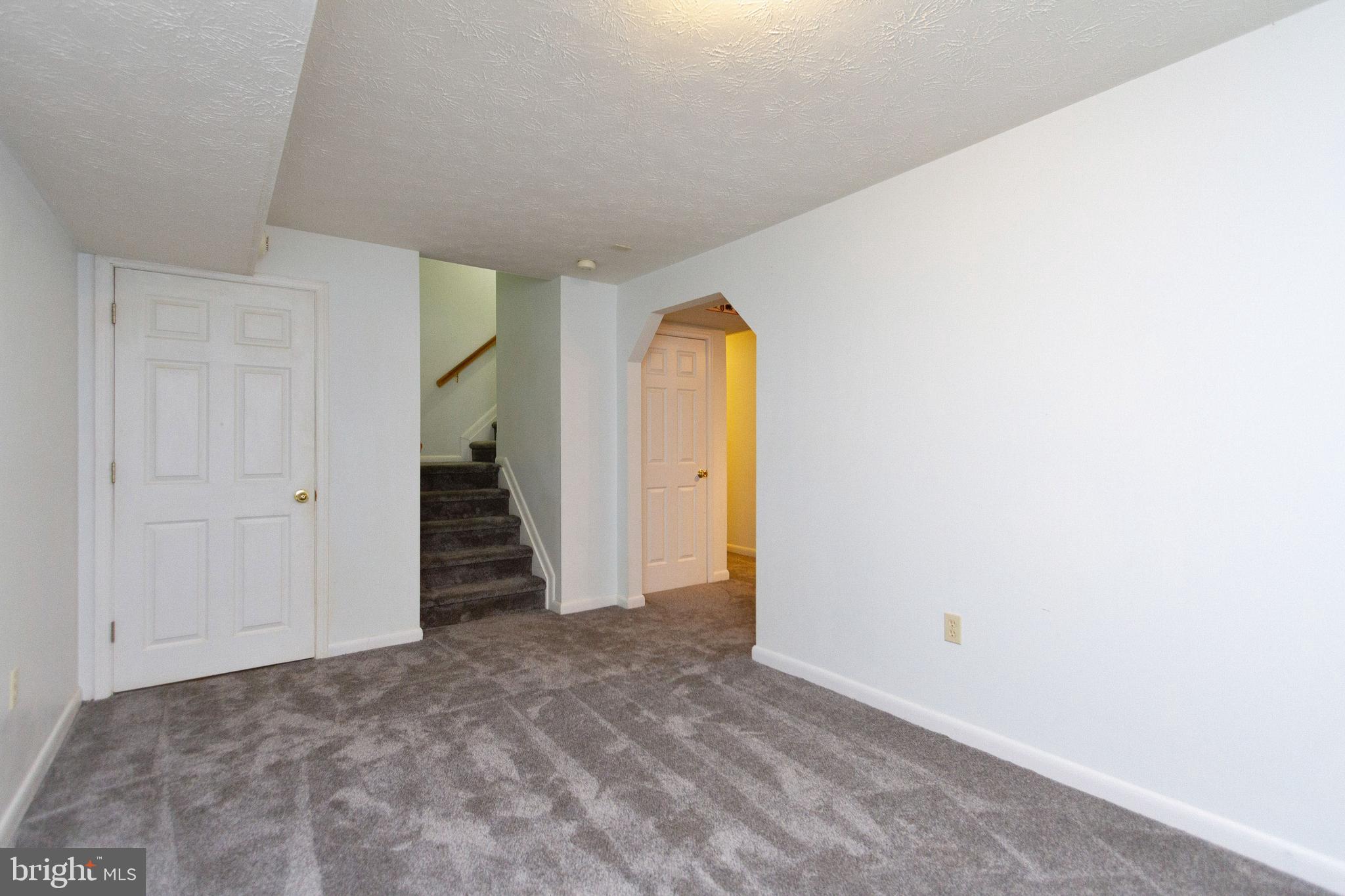 ARGYLE HILLS - Residential Lease