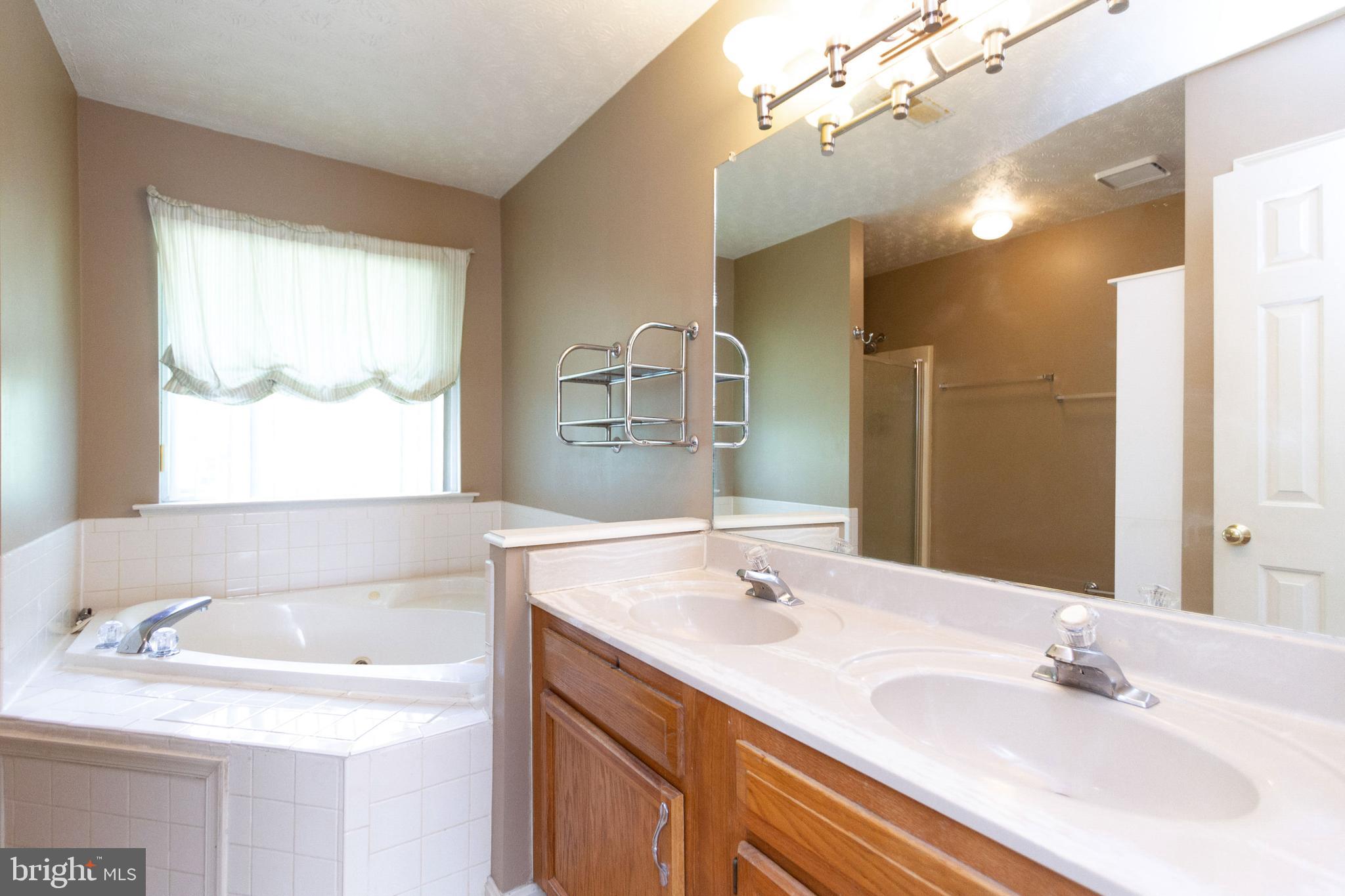 ARGYLE HILLS - Residential Lease