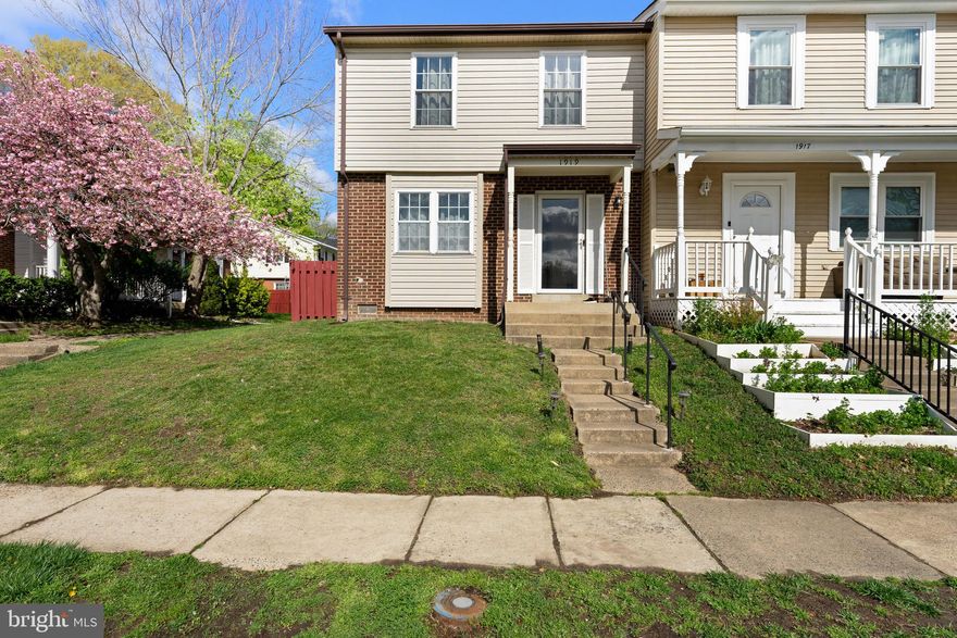 Lovely end unit townhouse loaded with upgrades including recently updated HVAC system, doors, updated flooring throughout, sliding door, updated kitchen, appliances, and bathroom.  Back yard includes spacious fenced back yard and deck.   Convenient to local shops, restaurants, transportation, Quanitico Marine Base,  Potomac Mills, I-95 and more.