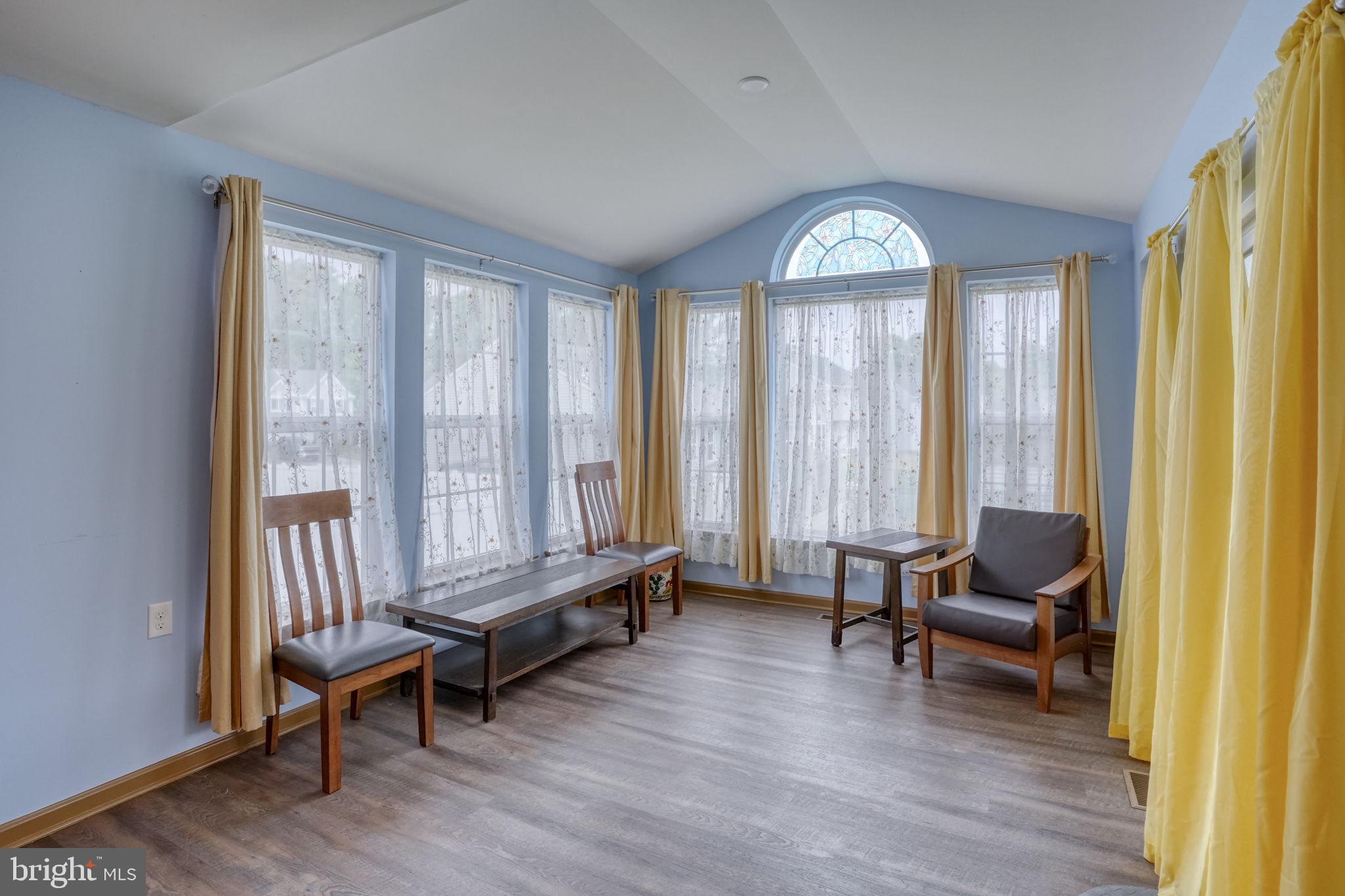 COURSEYS POINT - Residential