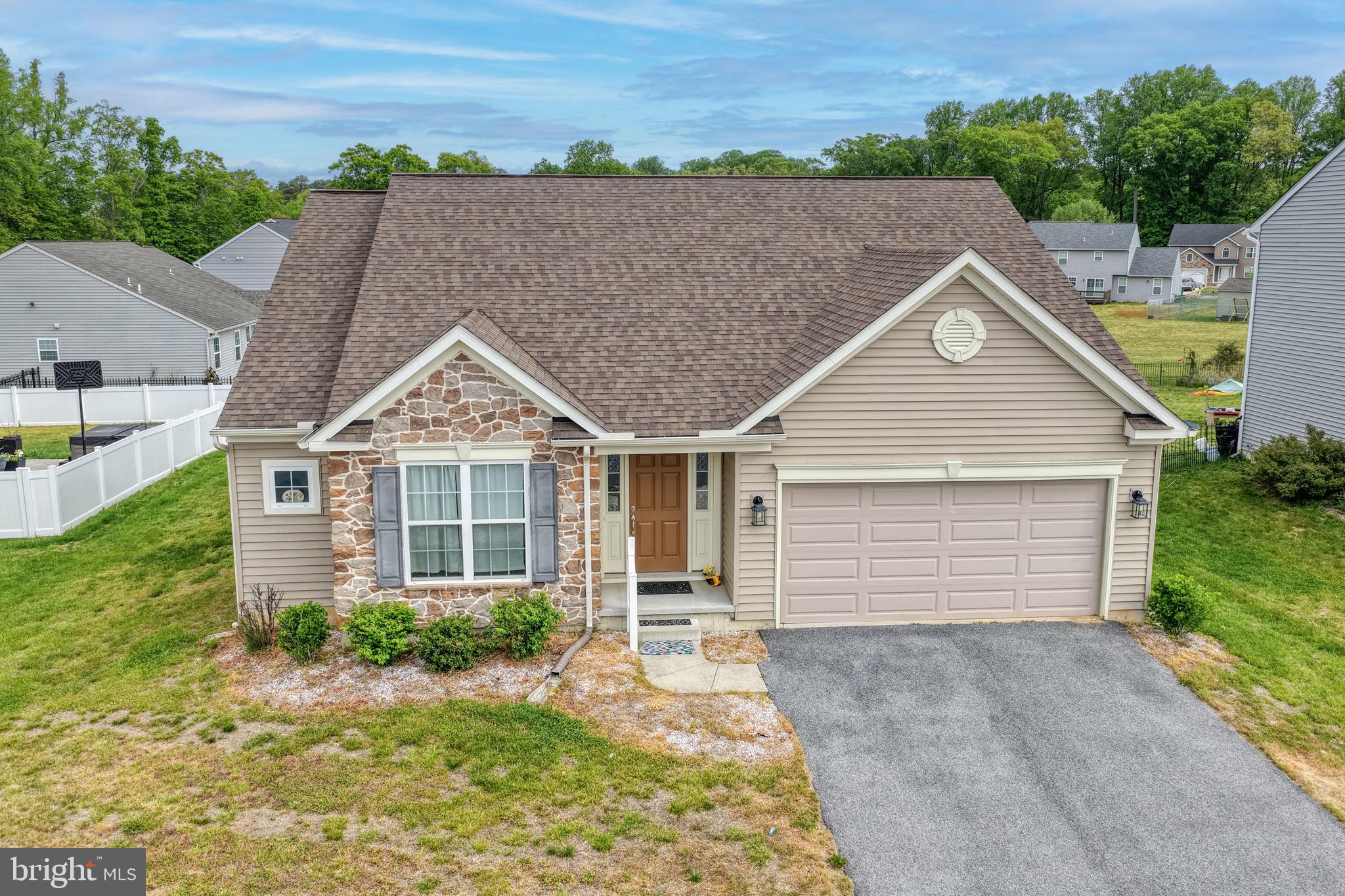 COURSEYS POINT - Residential