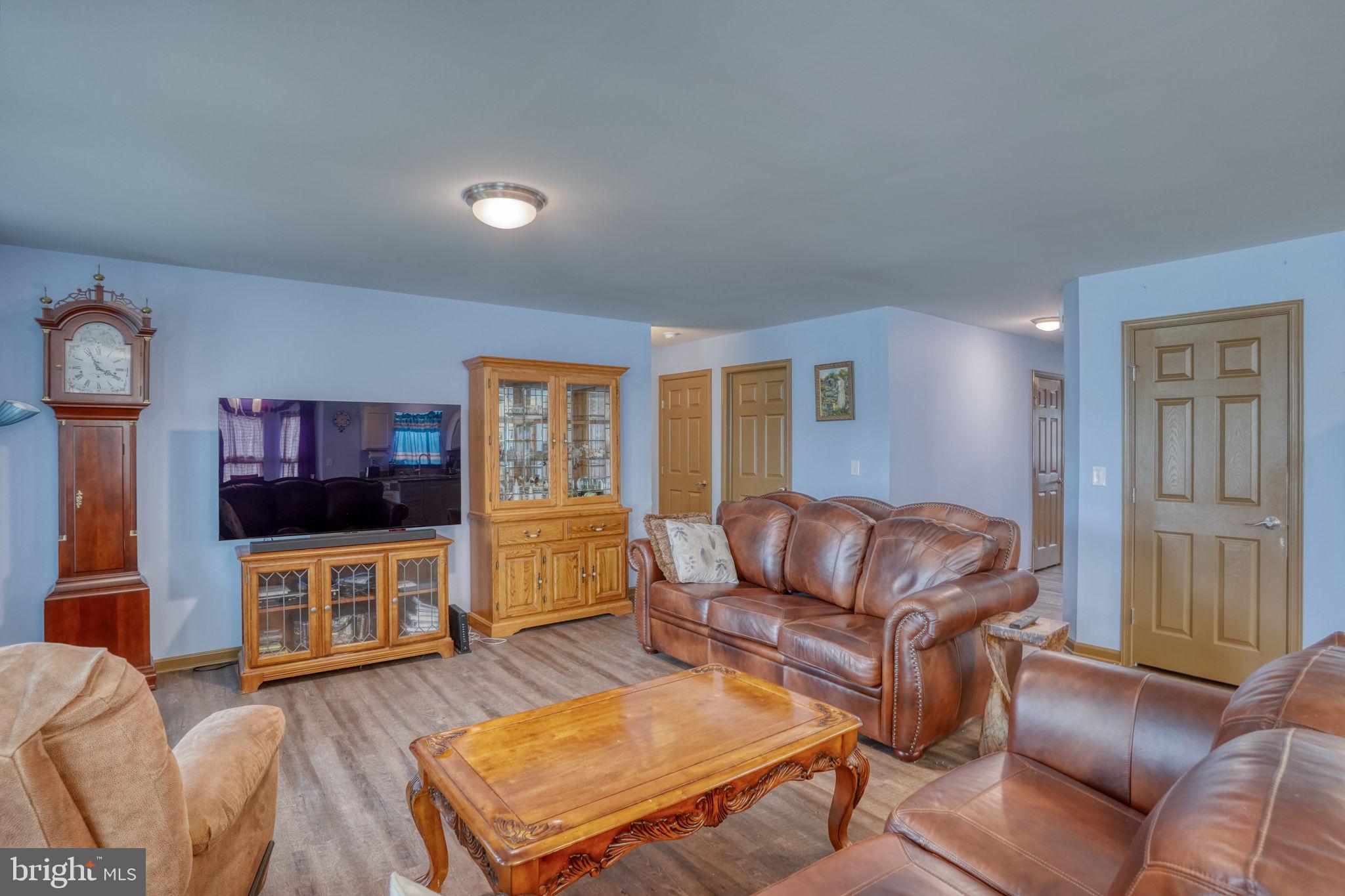 COURSEYS POINT - Residential