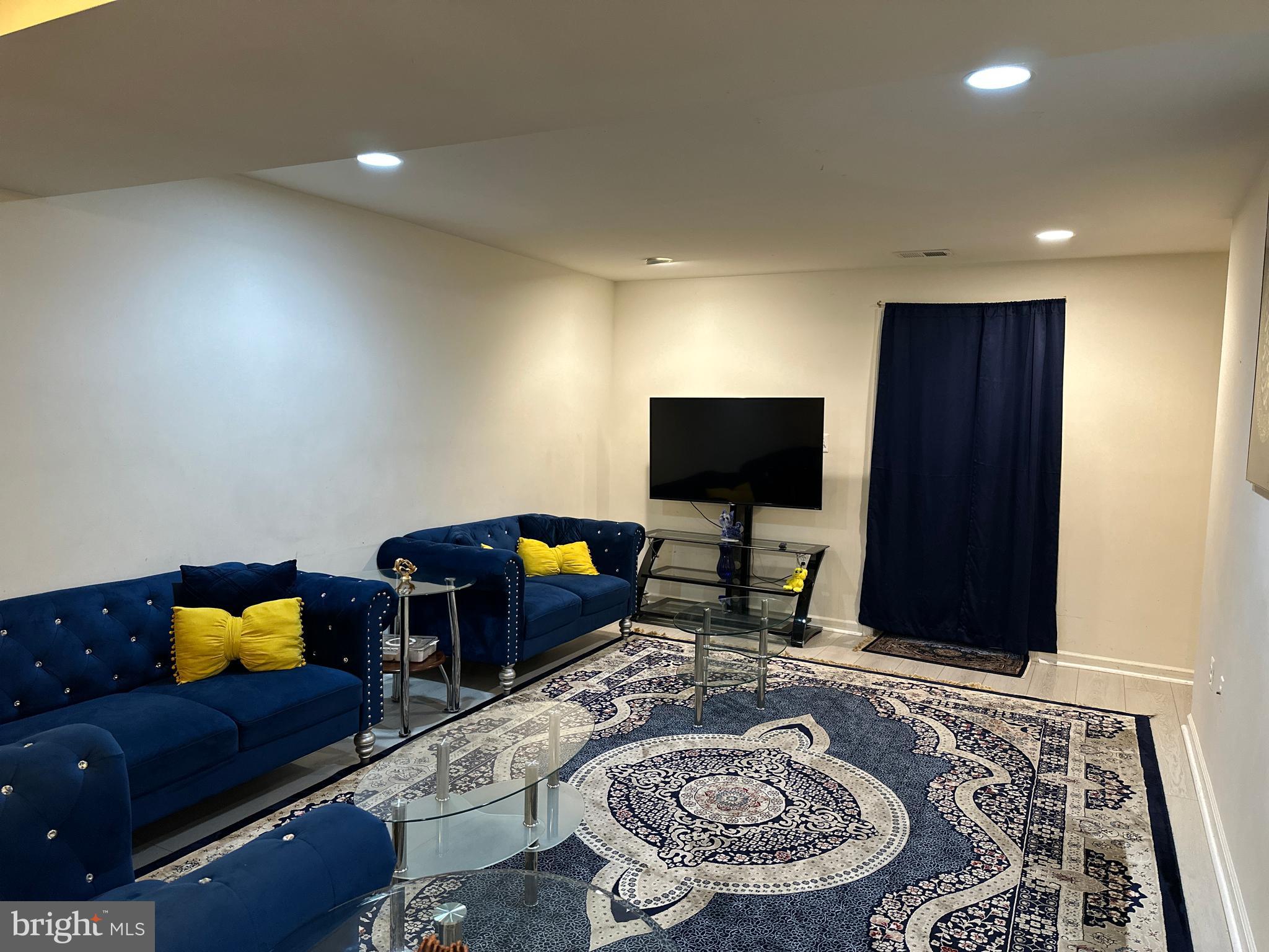 PRINCETON WOODS - Residential Lease