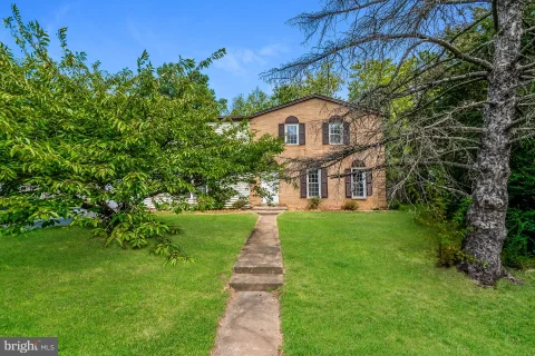 662 Herndon Parkway, Herndon, VA MLS: VAFX2338324