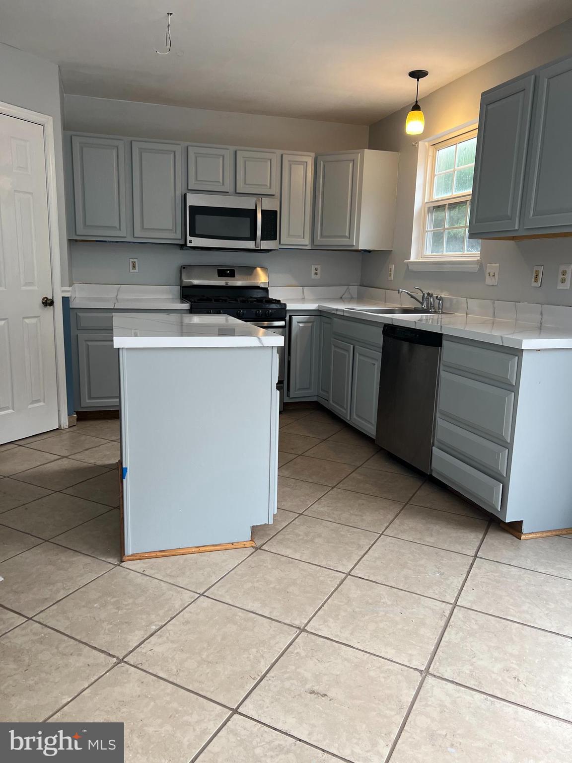 SUBURBIA - Residential Lease