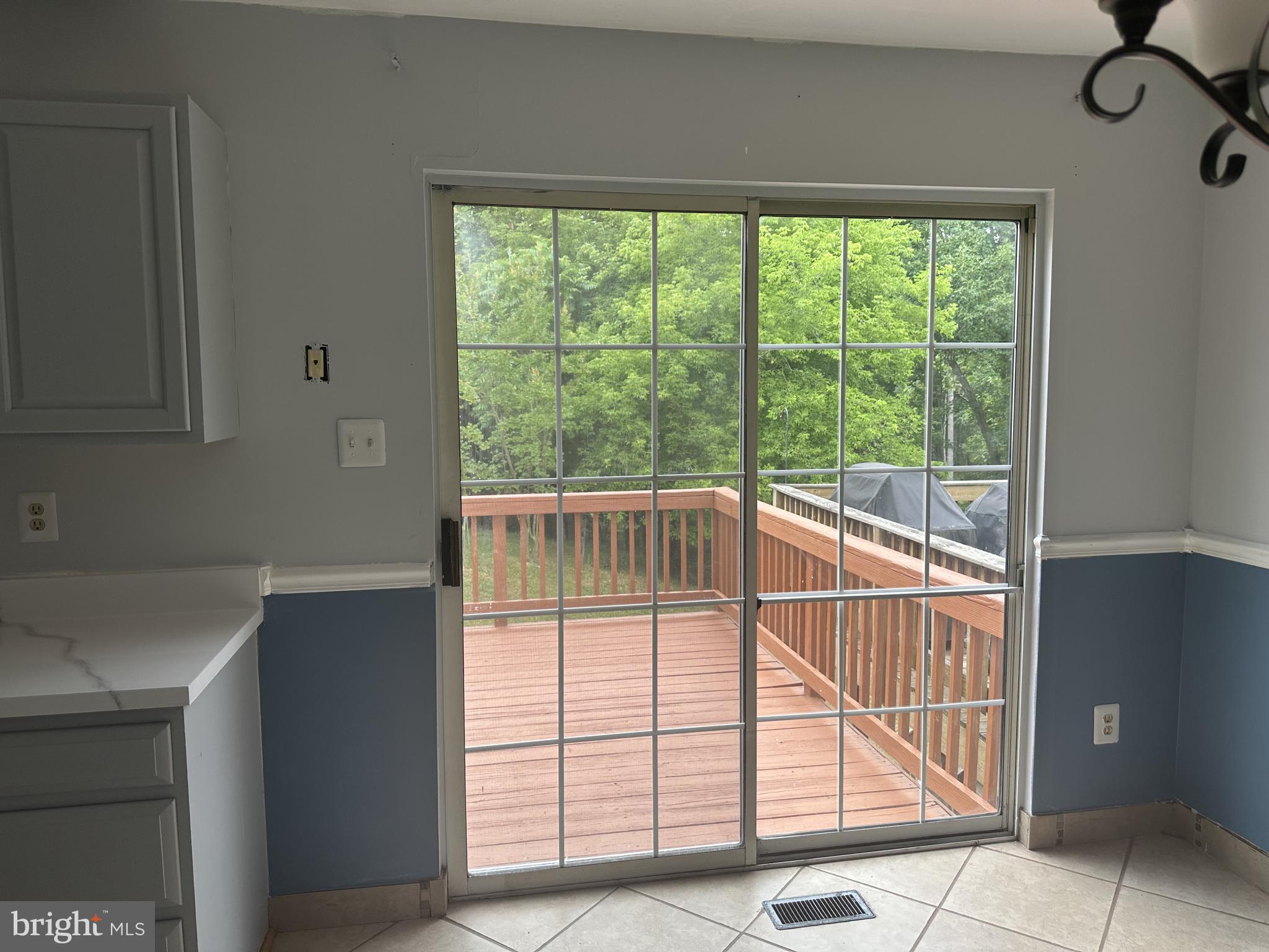 SUBURBIA - Residential Lease