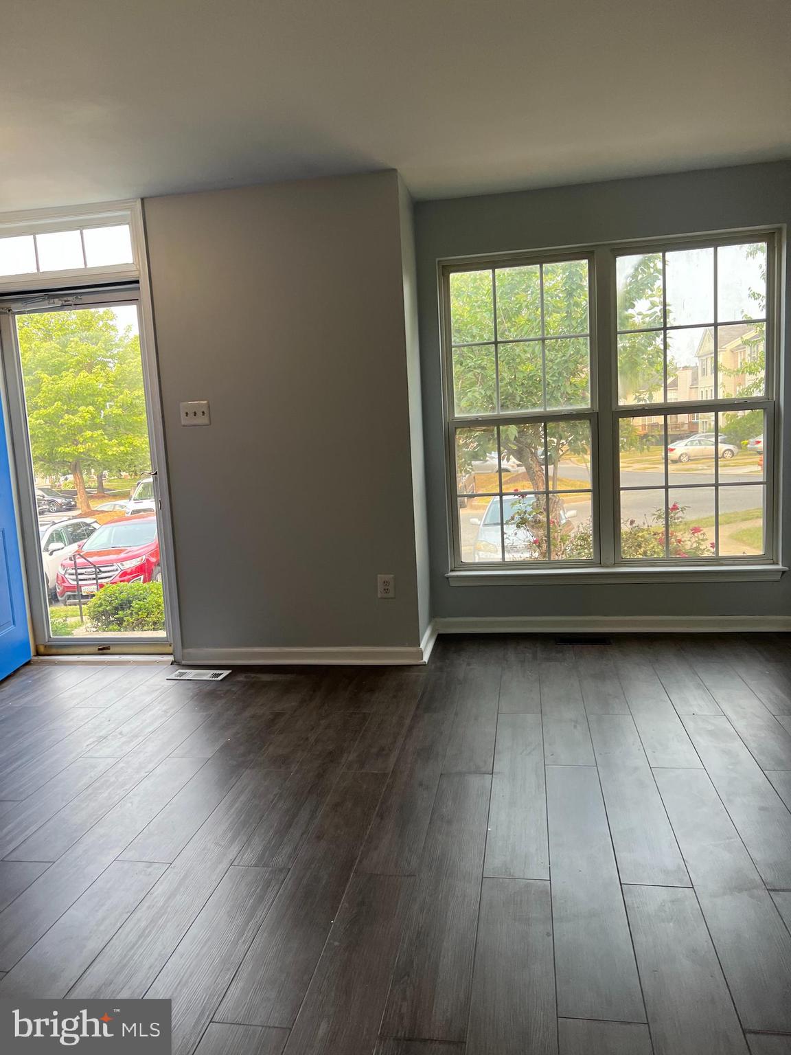 SUBURBIA - Residential Lease