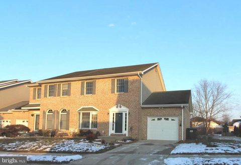 Townhouse For Sale - 48 Marble House Drive<br/> BEAR, DE 19701