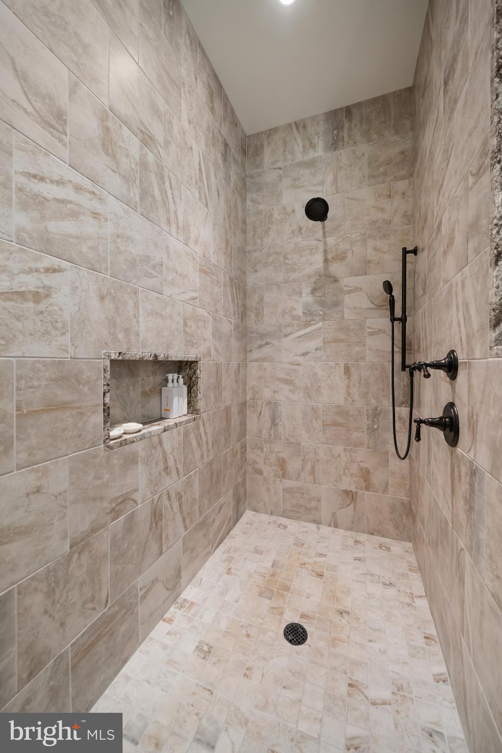 CROOKED BILLET - Residential