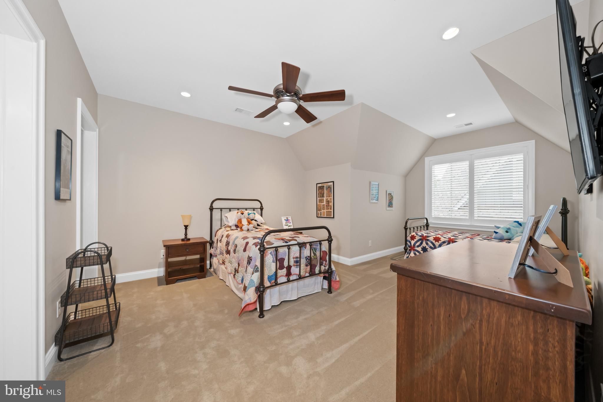 CROOKED BILLET - Residential