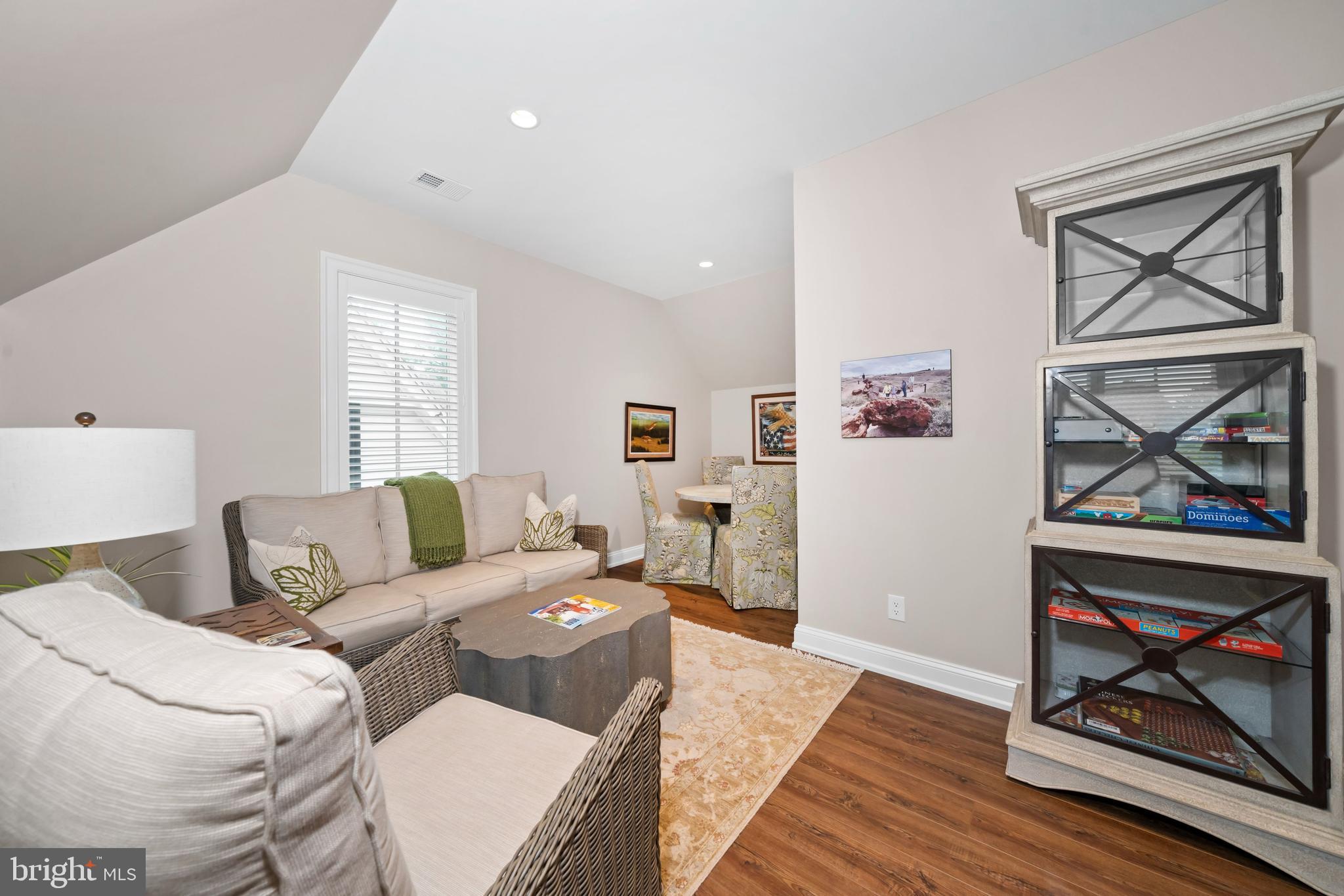 CROOKED BILLET - Residential