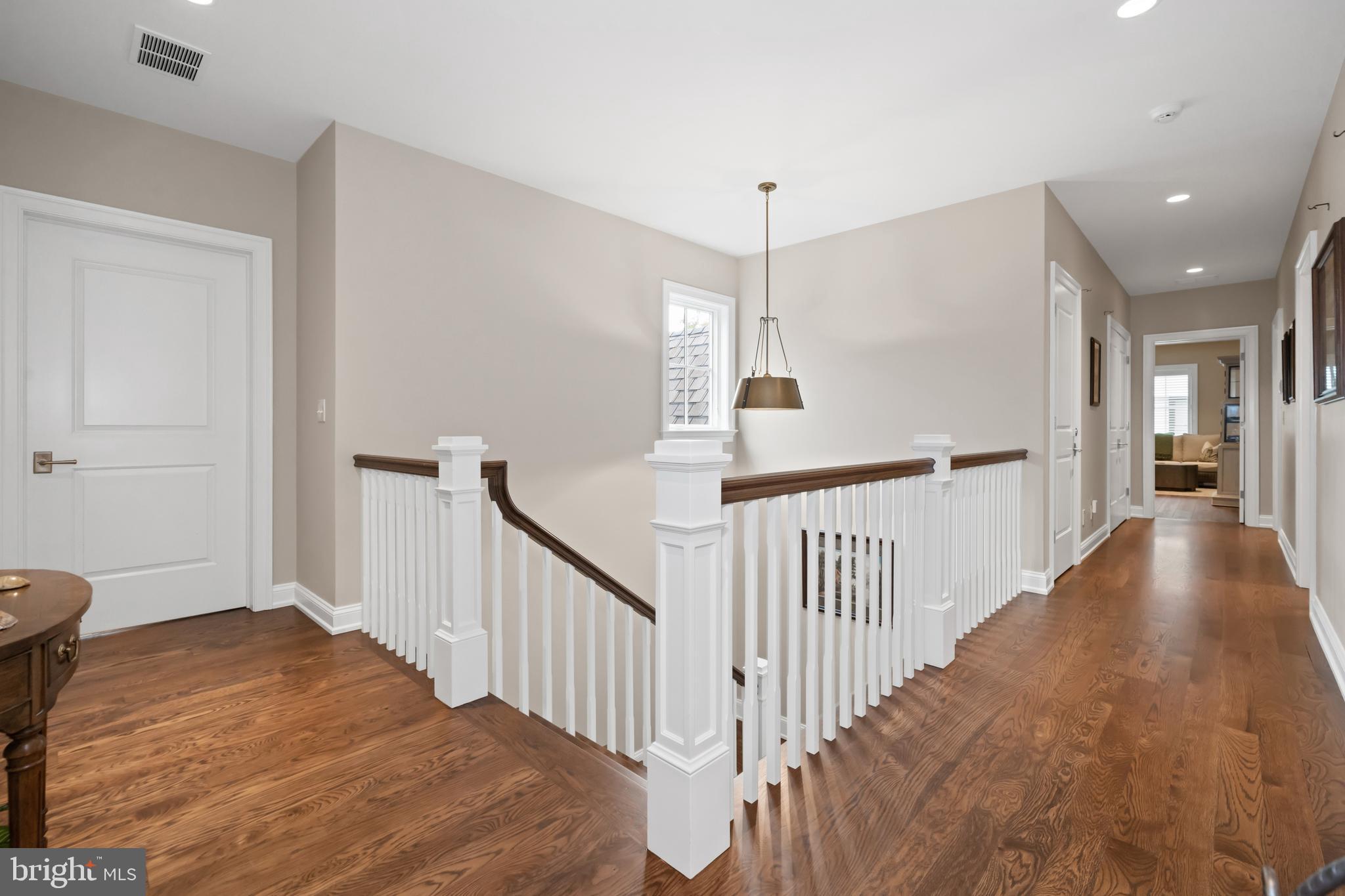 CROOKED BILLET - Residential