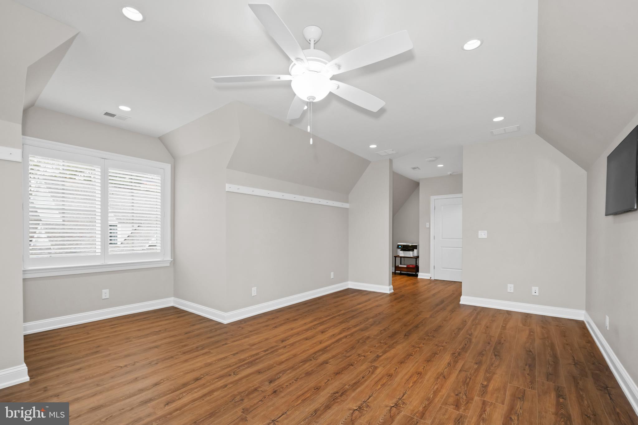 CROOKED BILLET - Residential