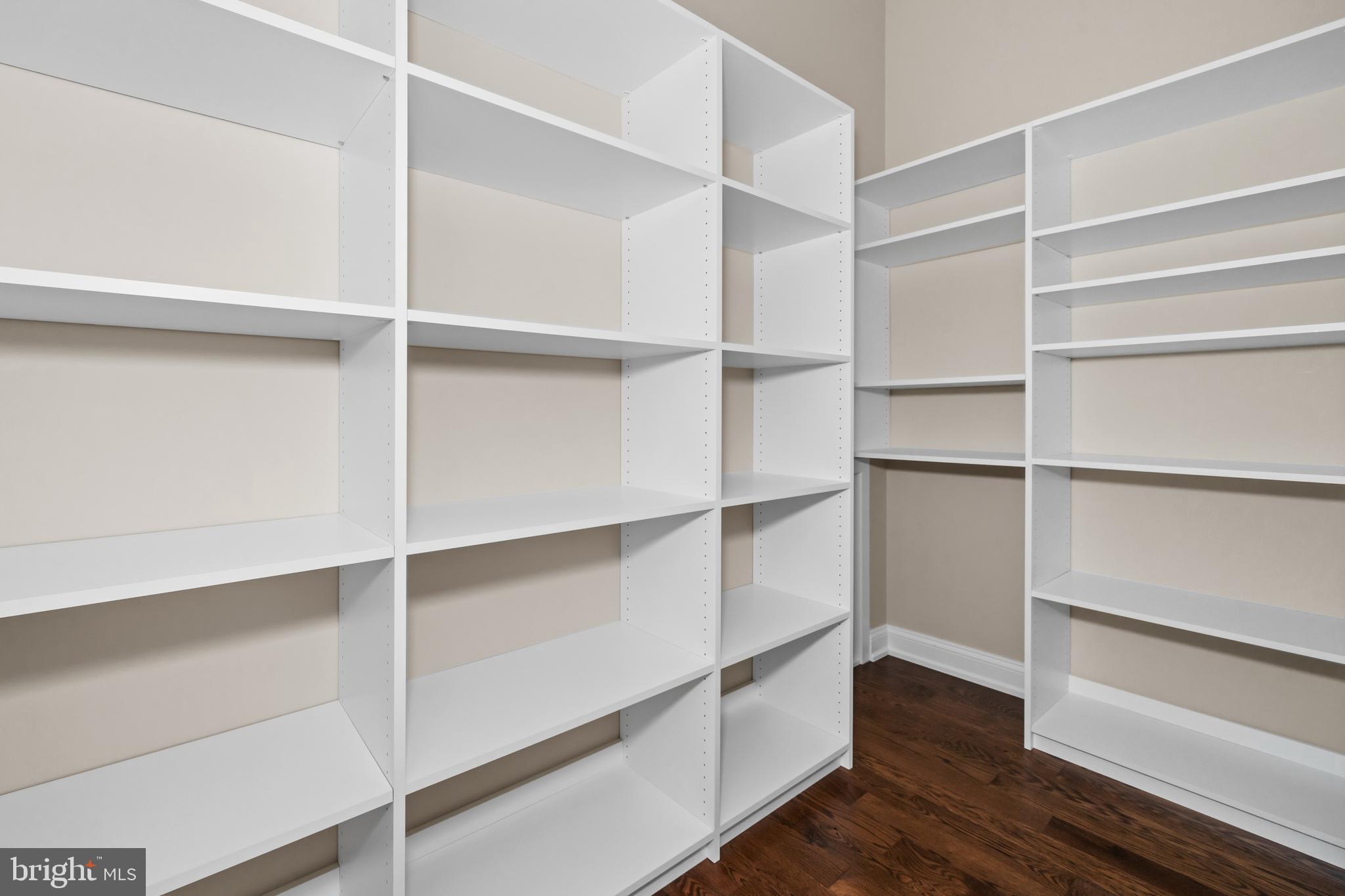 CROOKED BILLET - Residential