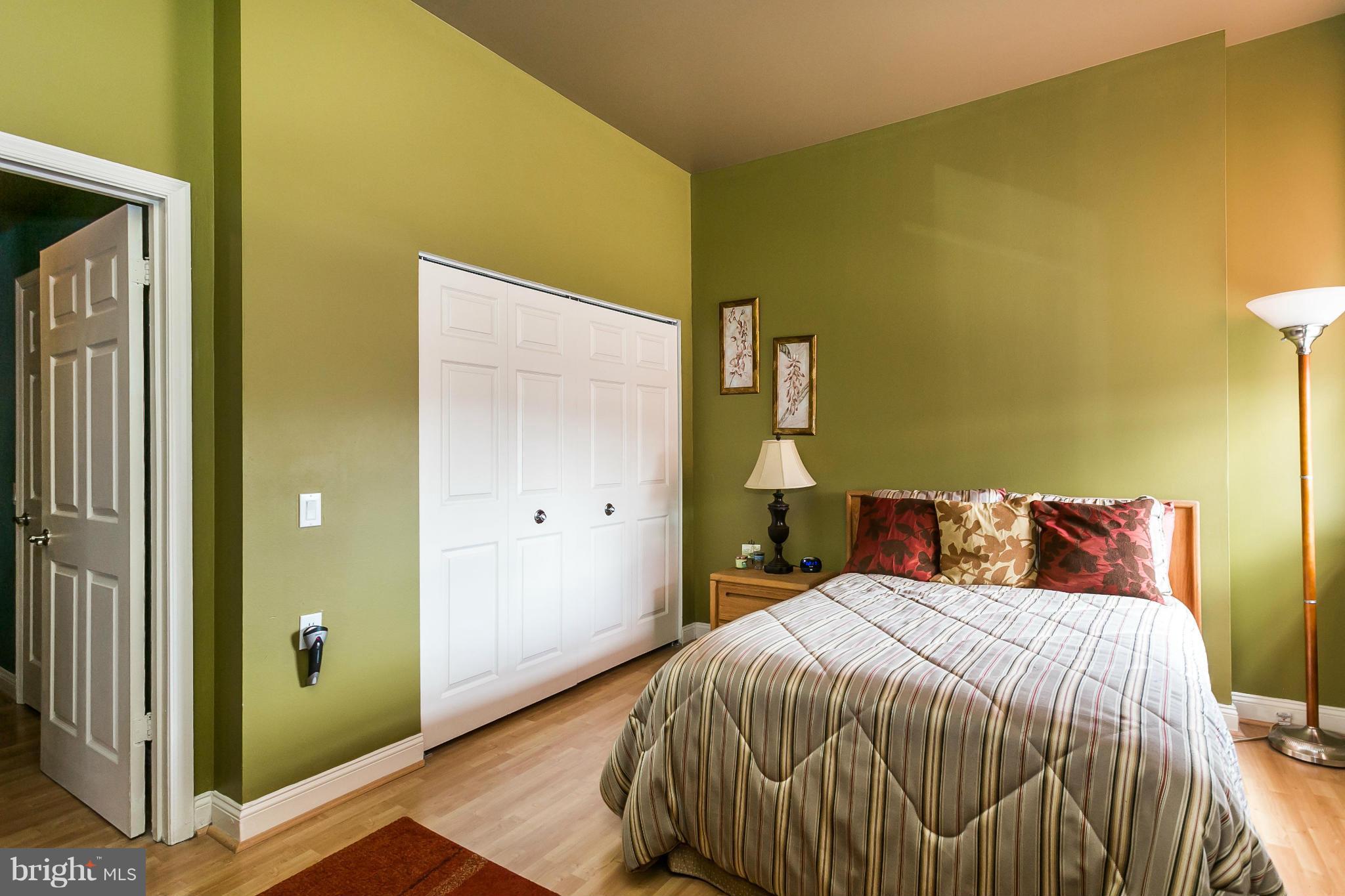 MOUNT VERNON PLACE HISTORIC DISTRICT - Residential Lease