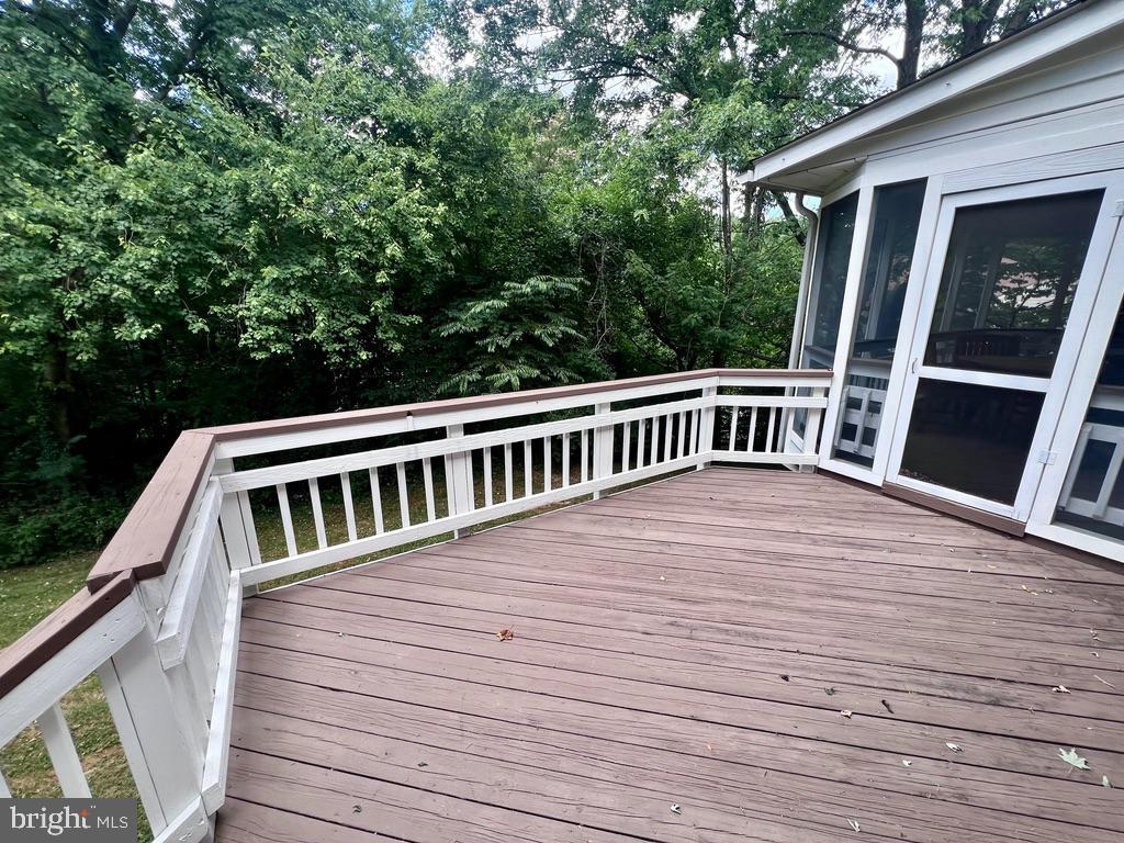 WOLF TRAP WOODS - Residential Lease