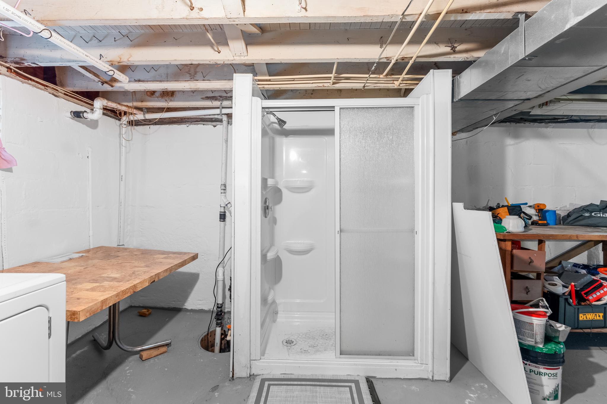 INVERNESS - Residential Lease