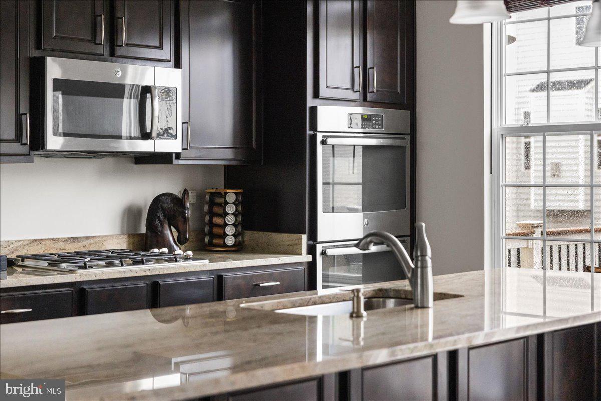 RIVER POINTE - Residential