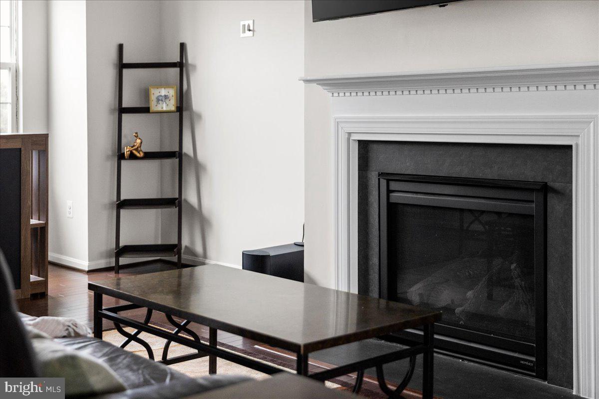 RIVER POINTE - Residential