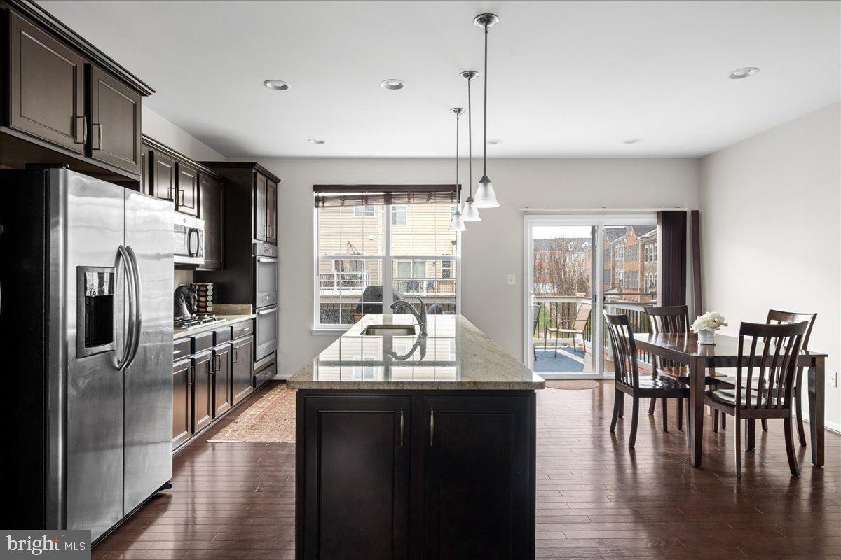 RIVER POINTE - Residential