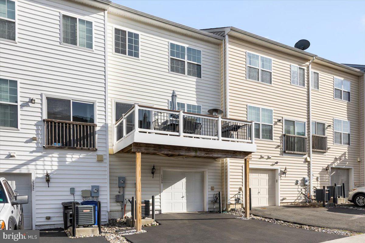 RIVER POINTE - Residential