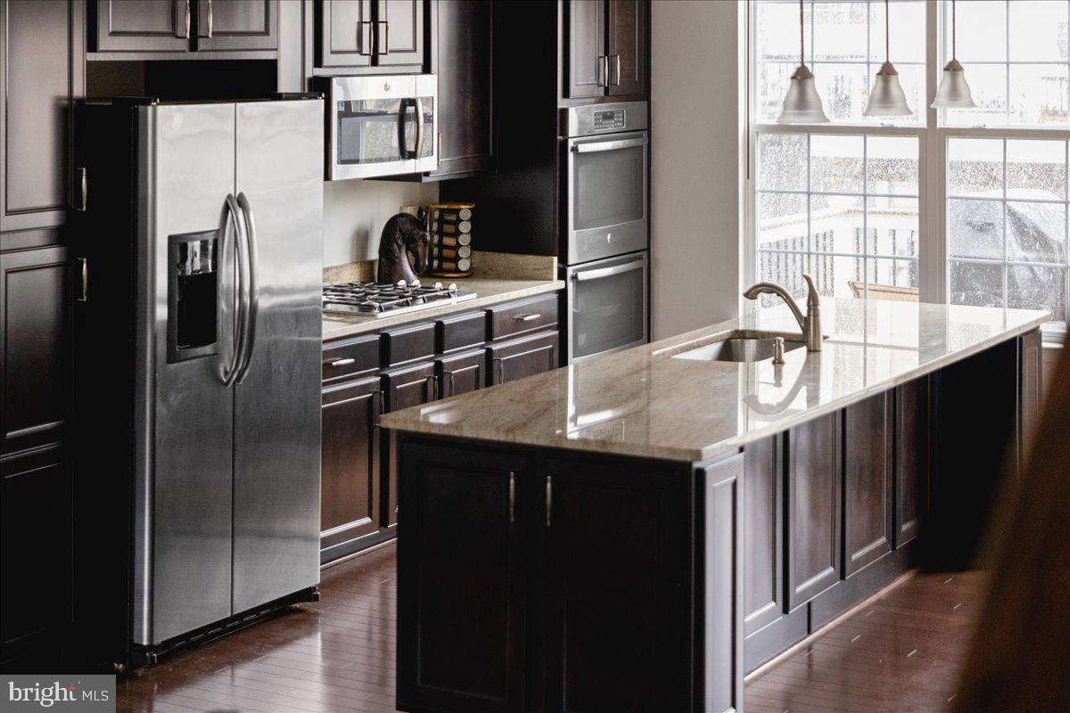 RIVER POINTE - Residential