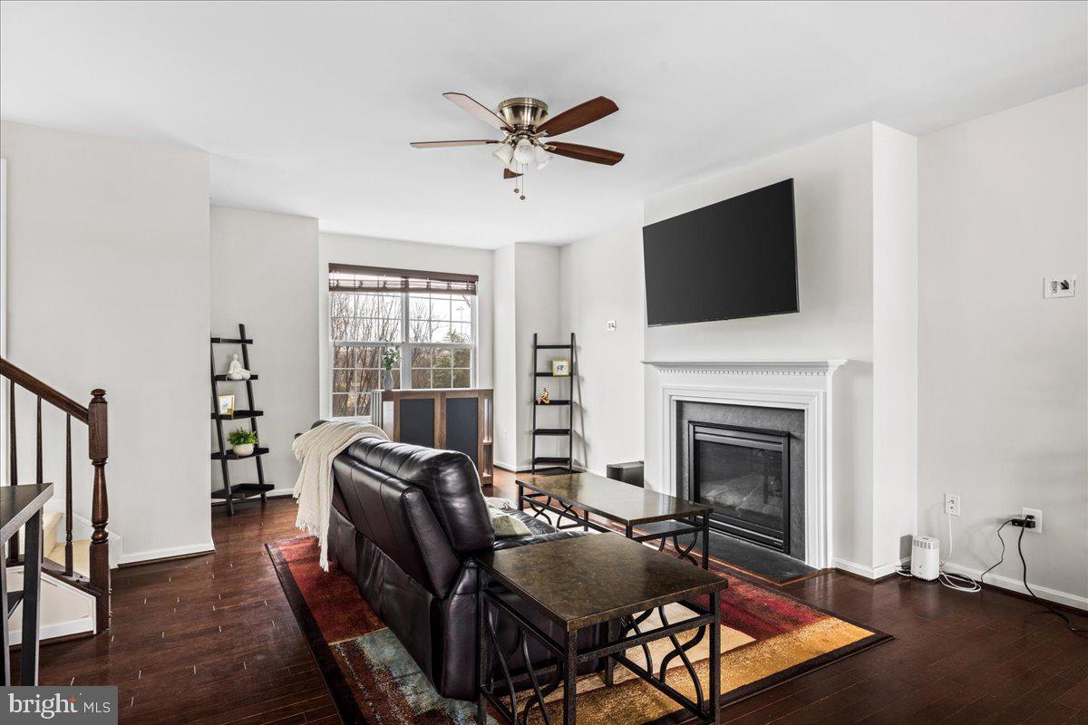 RIVER POINTE - Residential