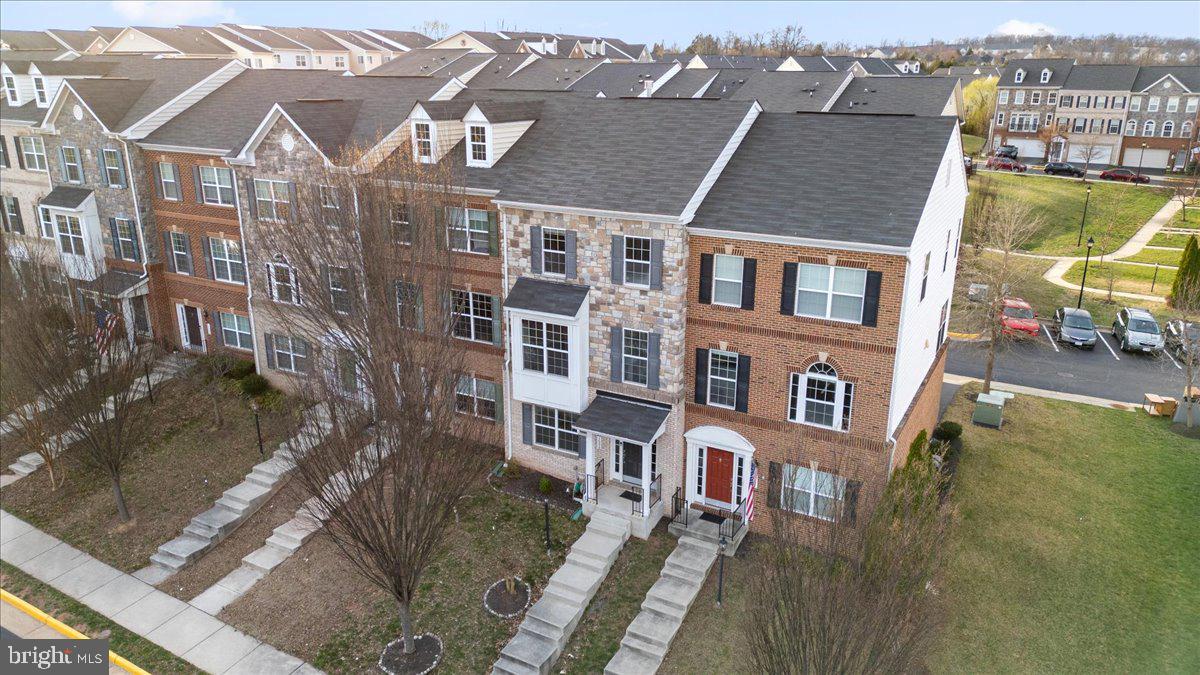 RIVER POINTE - Residential