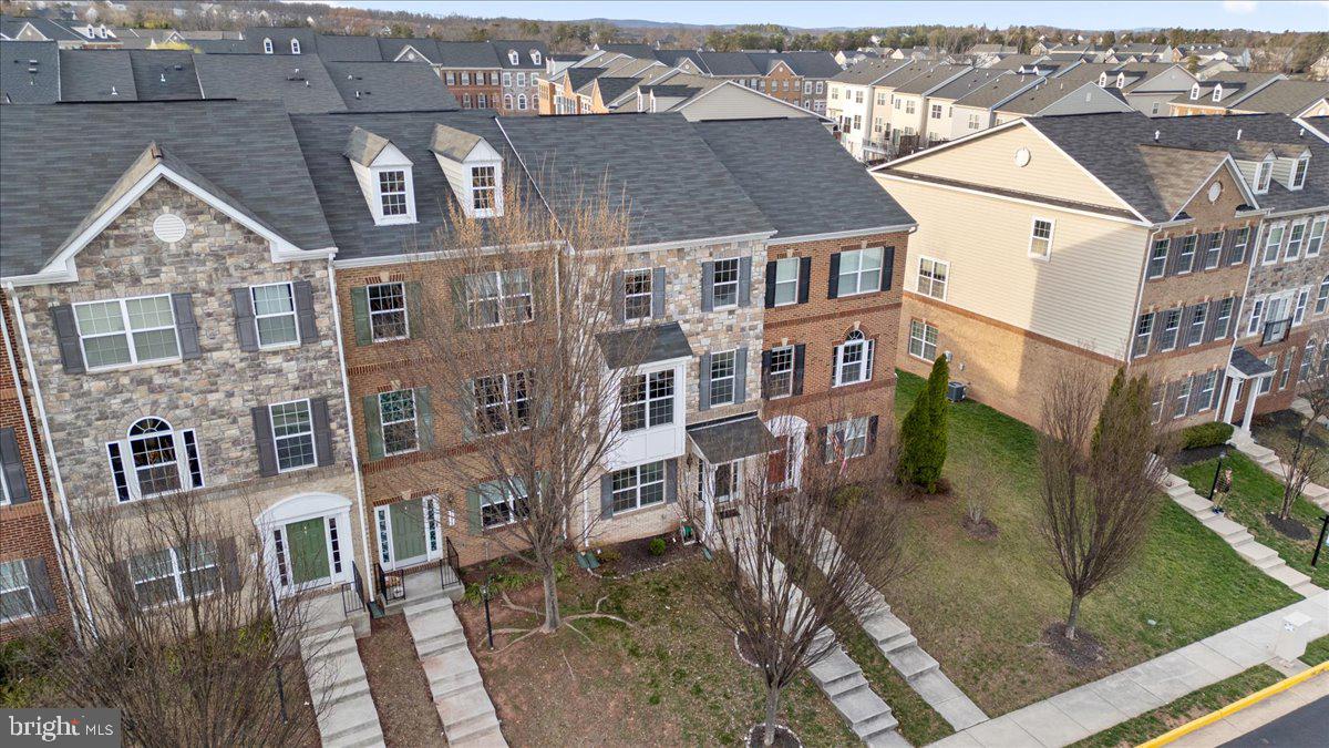 RIVER POINTE - Residential