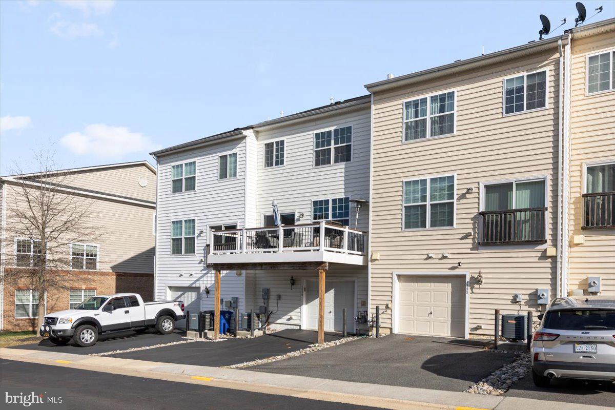 RIVER POINTE - Residential