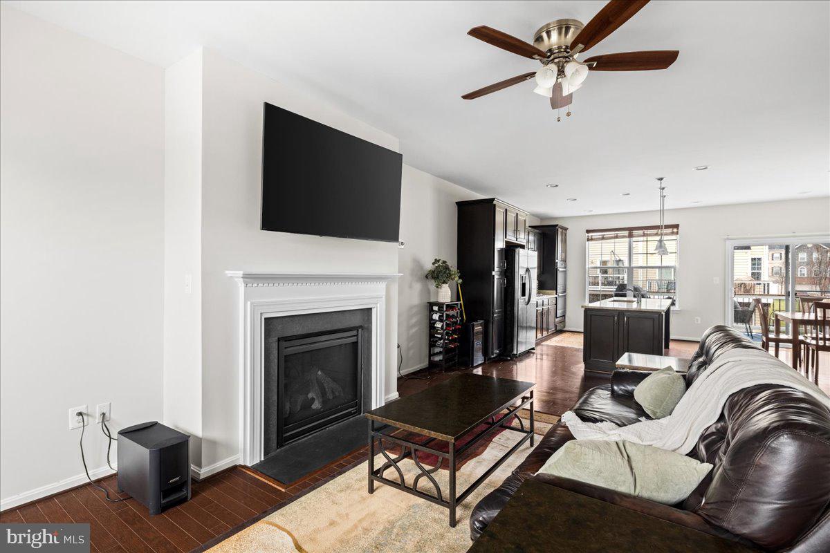 RIVER POINTE - Residential