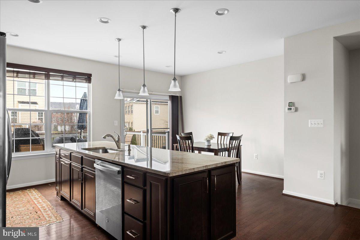 RIVER POINTE - Residential