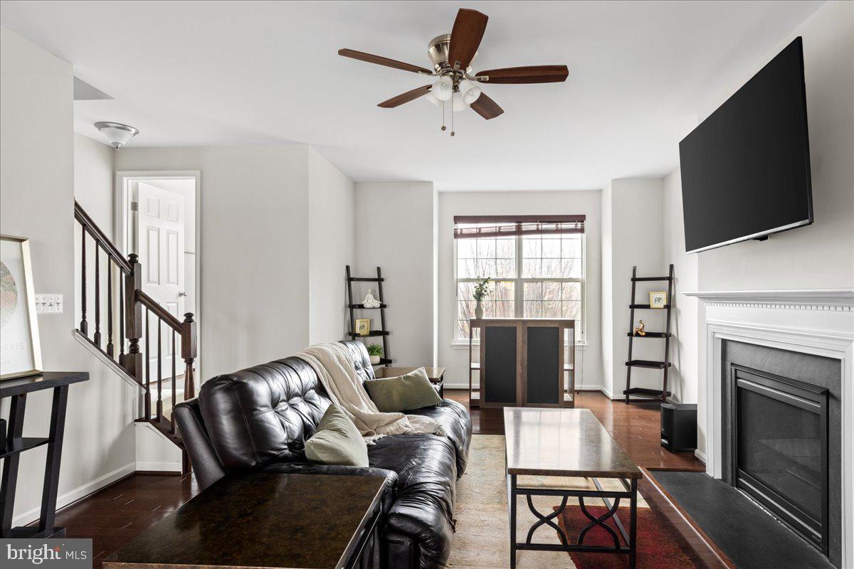 RIVER POINTE - Residential