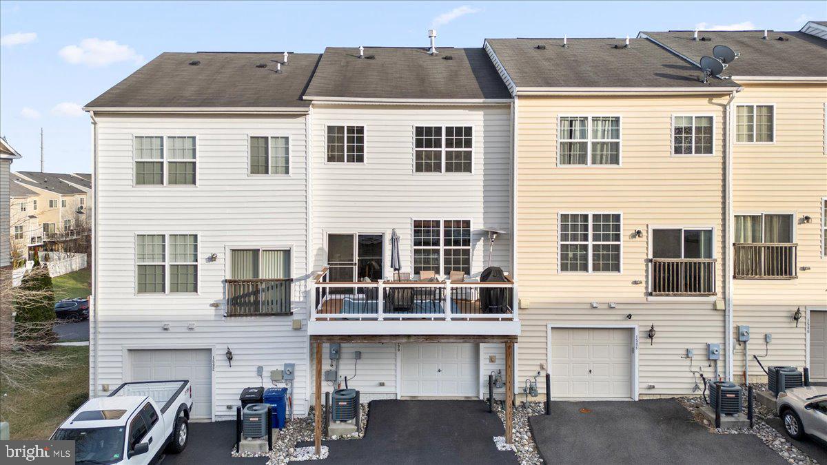 RIVER POINTE - Residential