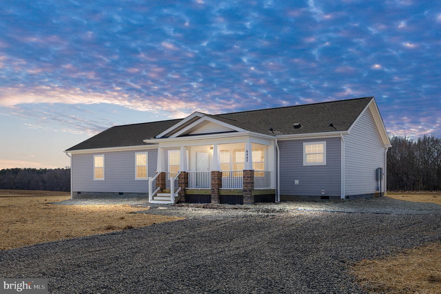 Complete! New construction on over 1 1/2 acres in a great location! Close to Lake Anna & Spotsylvania Courthouse Merchant Square. Schedule your showing today!