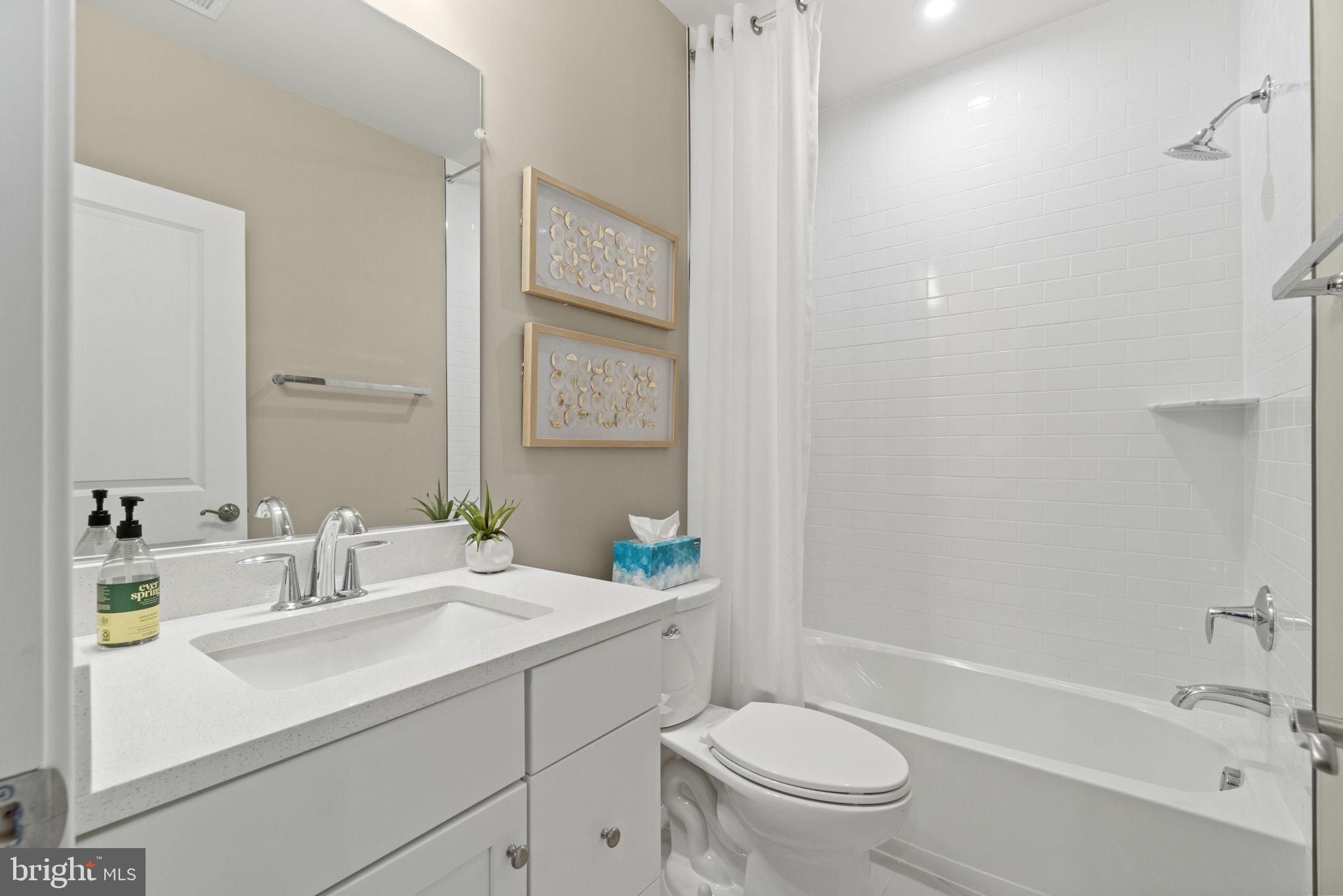 WOODS OVERLOOK AT POTOMAC SHORES - Residential