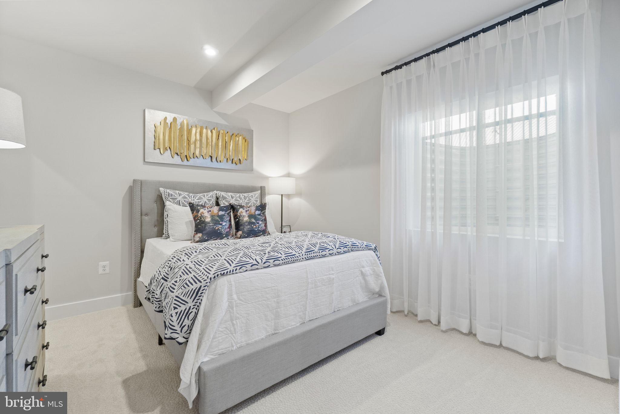 WOODS OVERLOOK AT POTOMAC SHORES - Residential