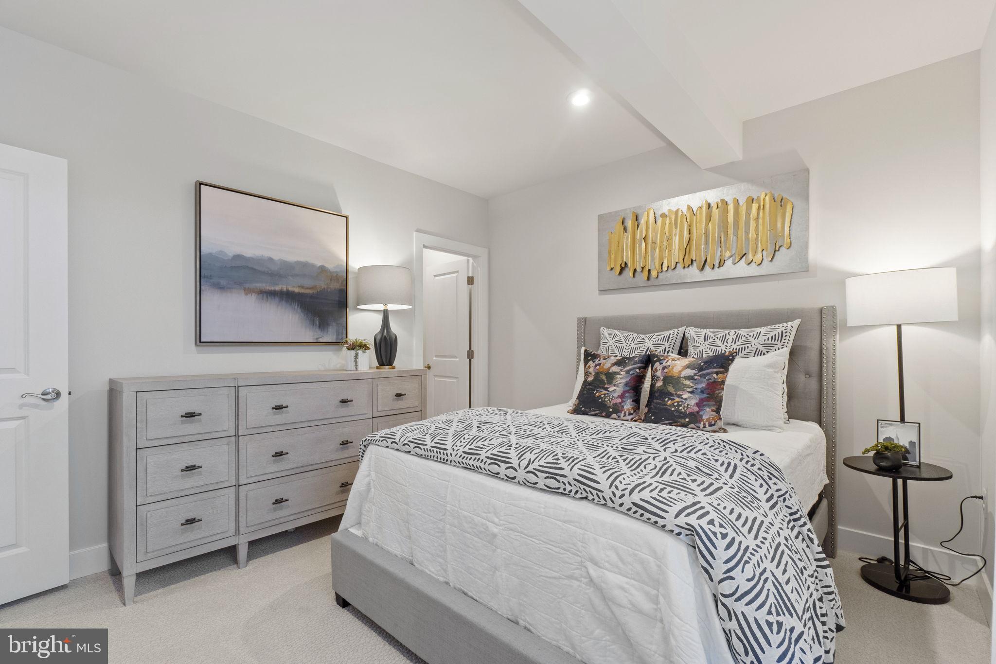 WOODS OVERLOOK AT POTOMAC SHORES - Residential