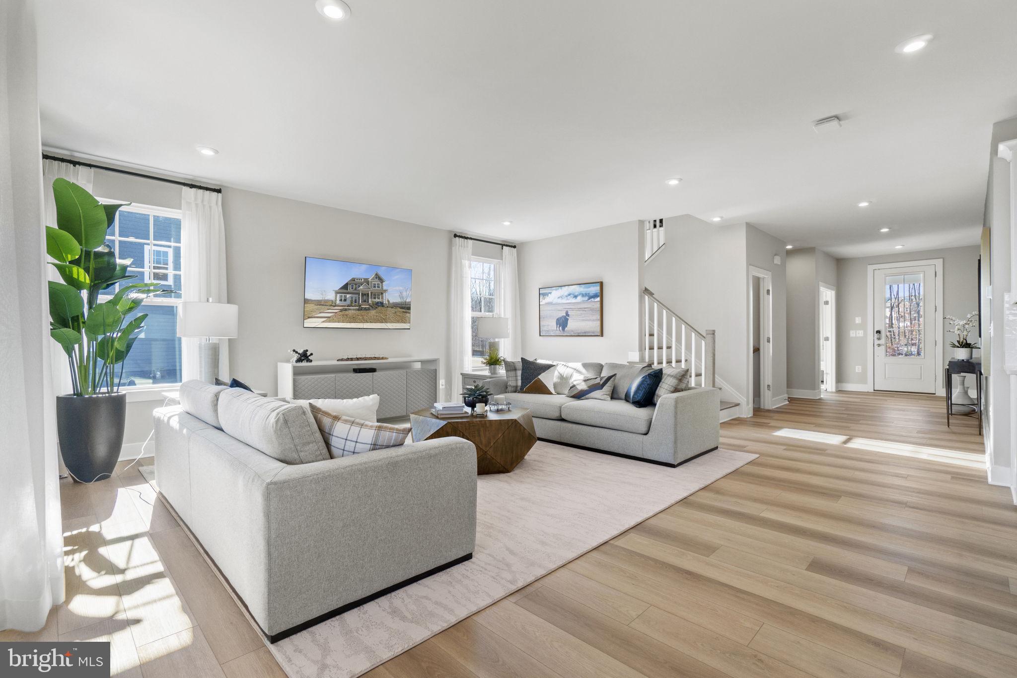 WOODS OVERLOOK AT POTOMAC SHORES - Residential