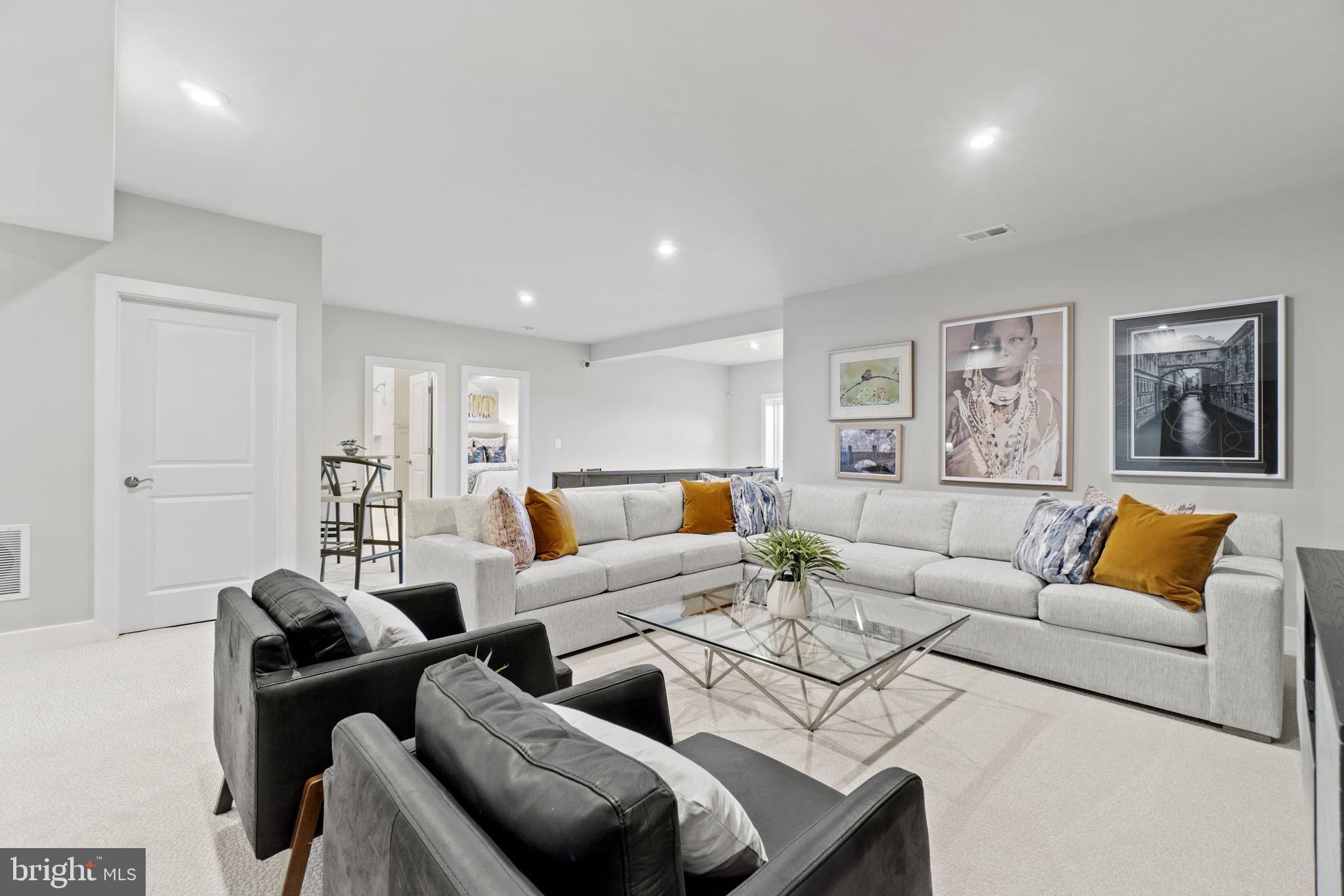 WOODS OVERLOOK AT POTOMAC SHORES - Residential