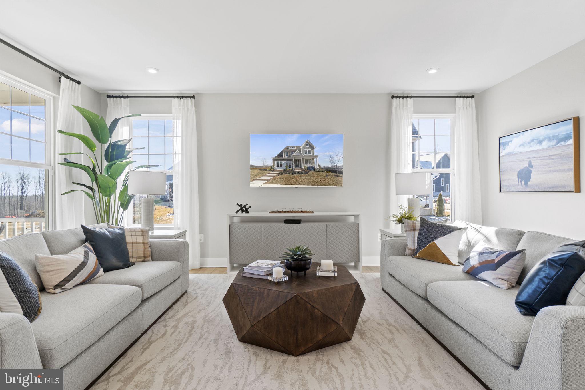 WOODS OVERLOOK AT POTOMAC SHORES - Residential