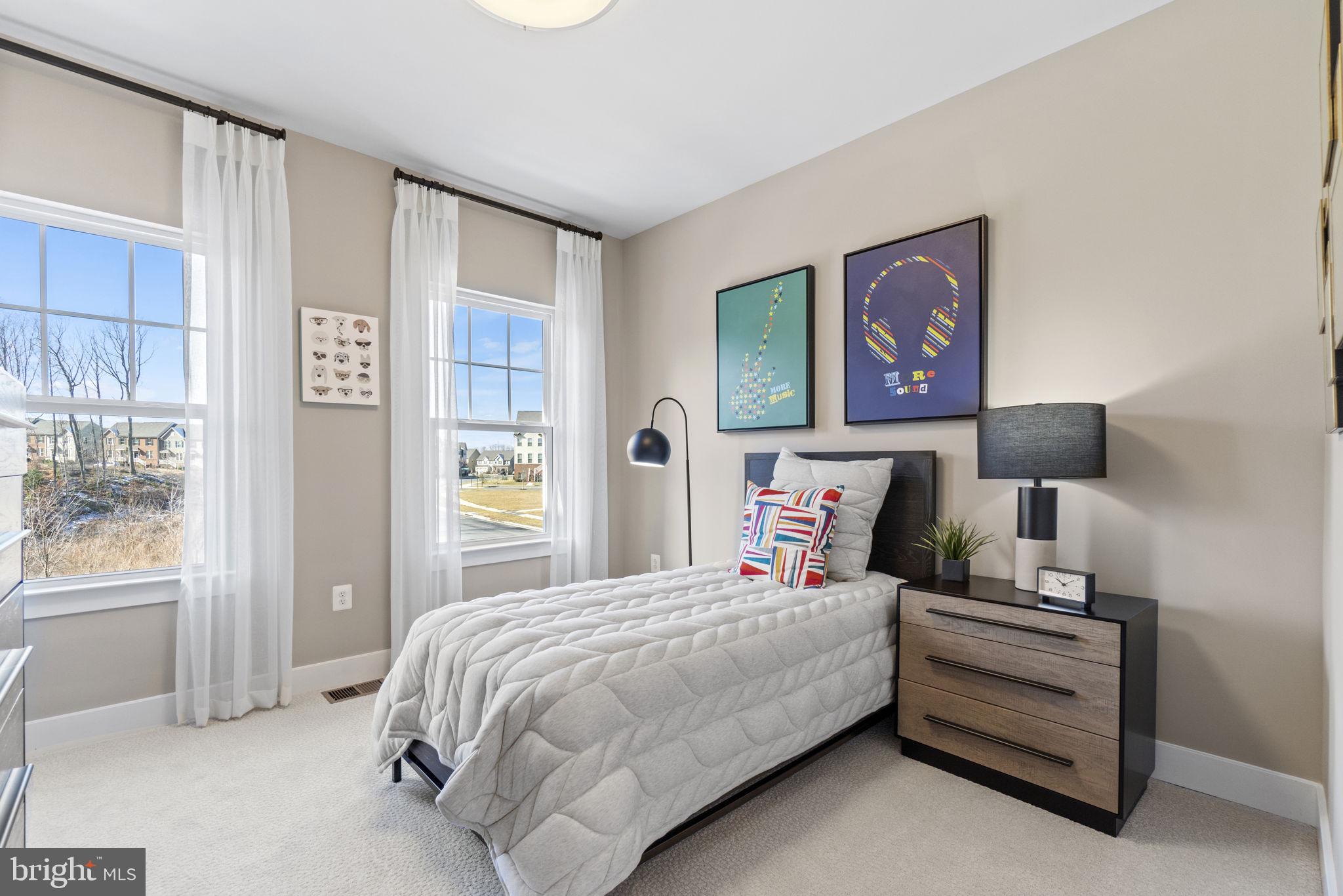 WOODS OVERLOOK AT POTOMAC SHORES - Residential