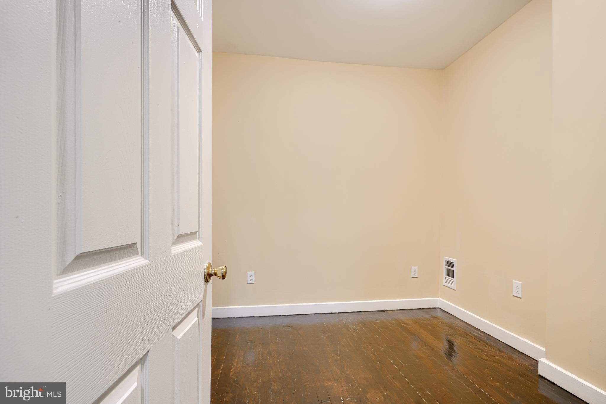 MCELDERRY PARK - Residential Lease