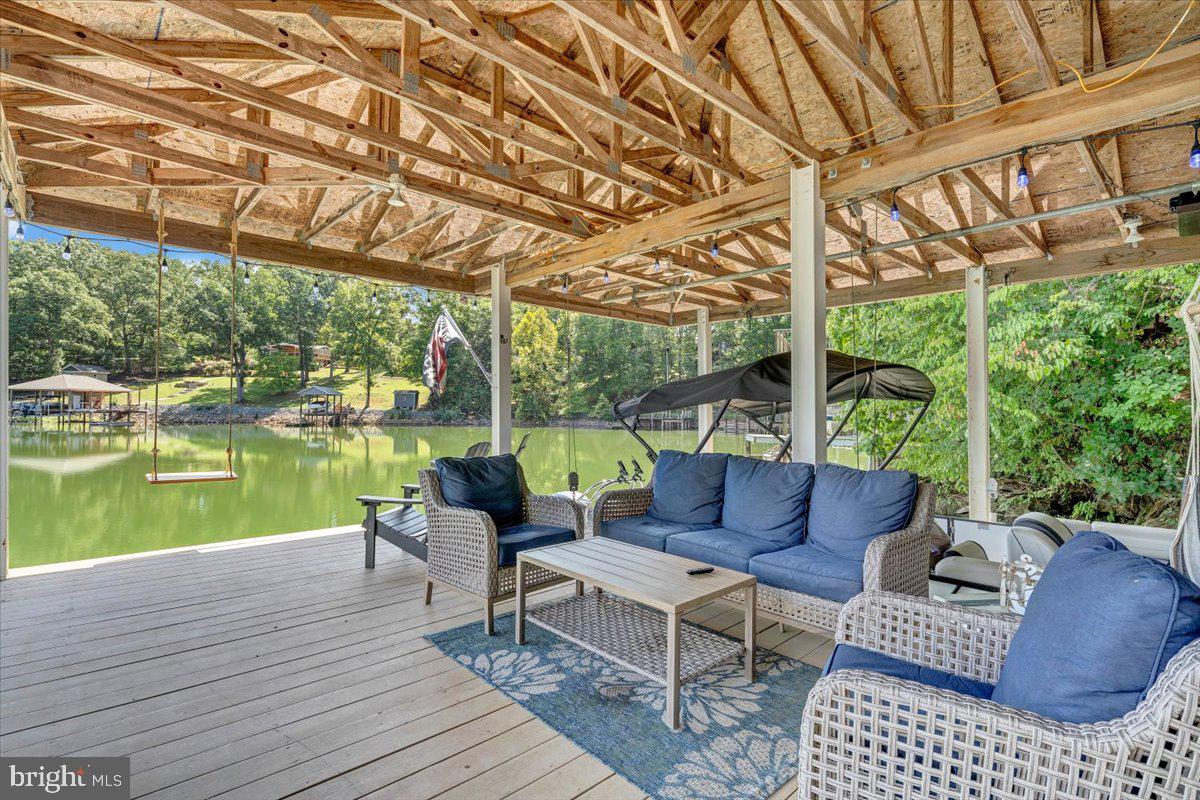 1439 KASEYS LAKEVIEW DRIVE